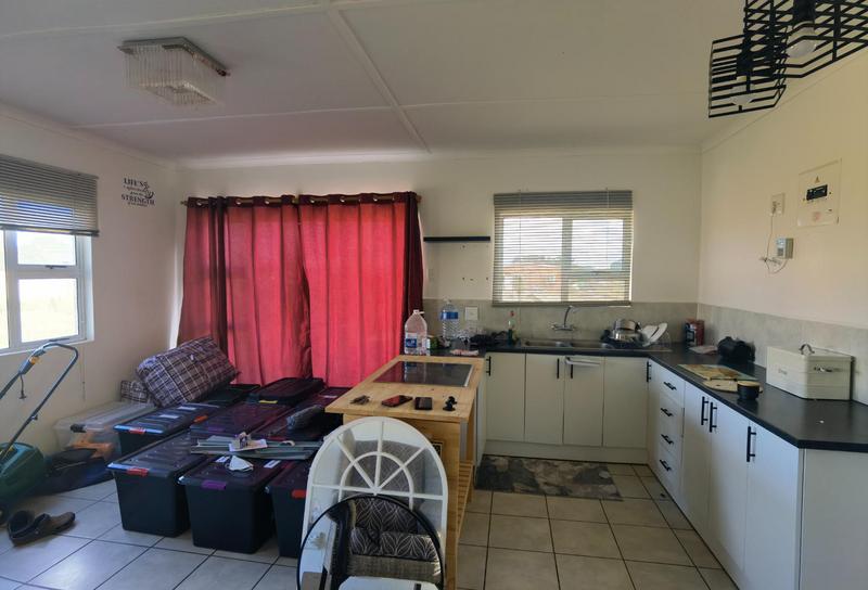 To Let 2 Bedroom Property for Rent in Hooikraal Rural Western Cape